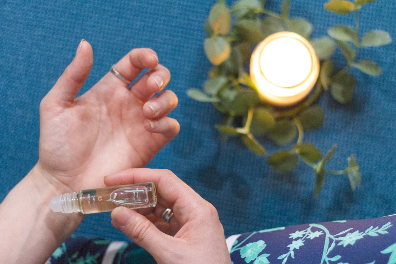 Yogandha Ground Sandalwood & Frankincense Rollerball Oil 10ml